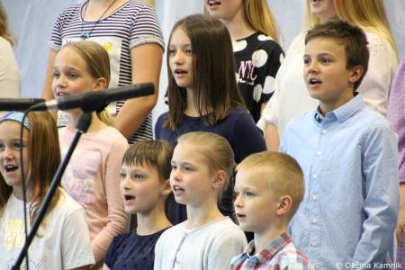 Otroci Osnovne šole Šmartno v Tuhinju z glasbo razpeli jadra (19)